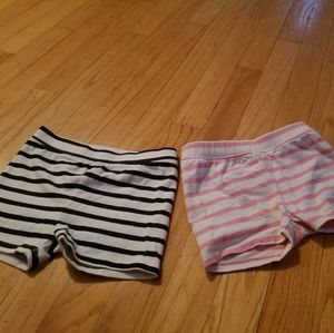 GAP shorts size 5T  (2)